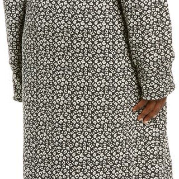 UGG Women's Black and White cheetah Robe new xs oversized - Picture 3 of 9
